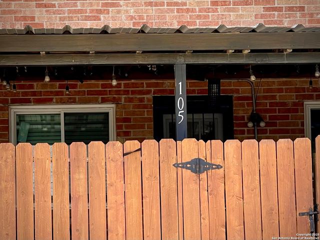105 Silver Sands # 105, San Antonio, TX 78216
