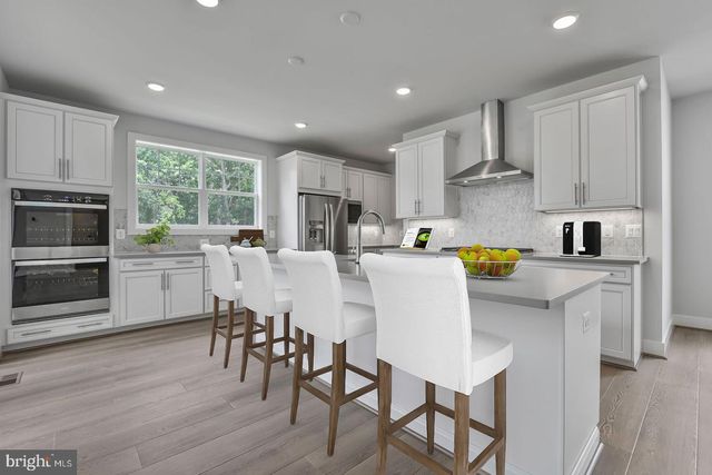 42010 NIGHT NURSE CIR, Ashburn, VA 20148