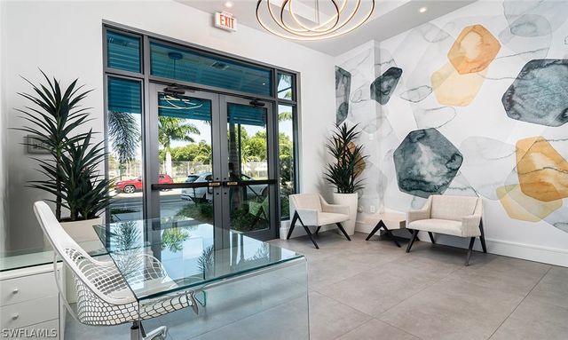 101 8th ST S 302, Naples, FL 34102