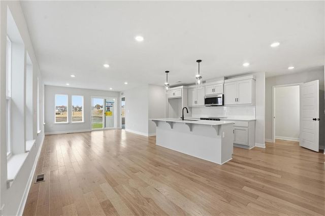 1312 SE Windbreak Drive, Lee's Summit, MO 64081