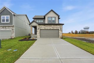 1312 SE Windbreak Drive, Lee's Summit, MO 64081