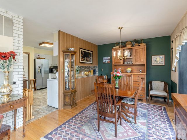 227 Sky Lake Drive, Hendersonville, NC 28739