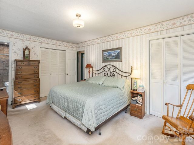 227 Sky Lake Drive, Hendersonville, NC 28739