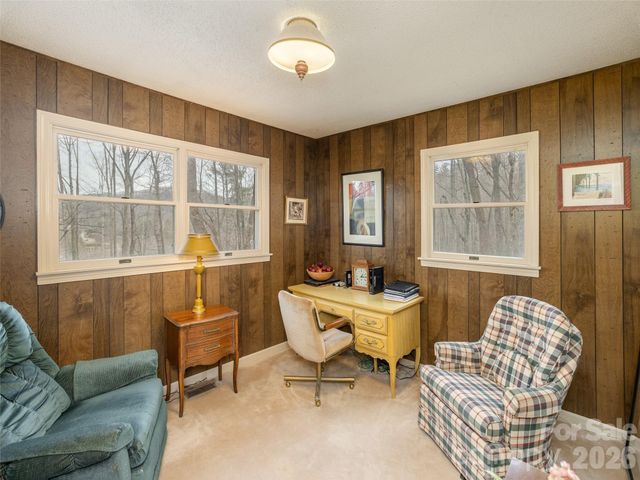 227 Sky Lake Drive, Hendersonville, NC 28739