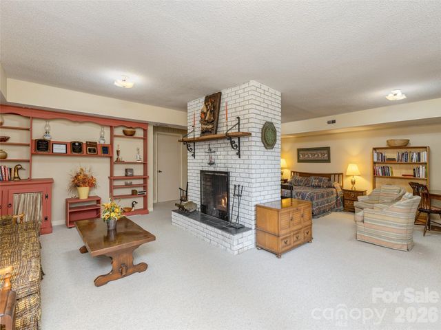 227 Sky Lake Drive, Hendersonville, NC 28739