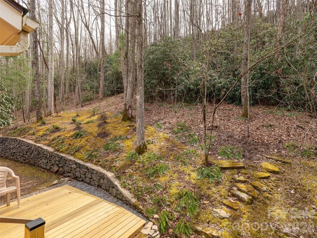 227 Sky Lake Drive, Hendersonville, NC 28739