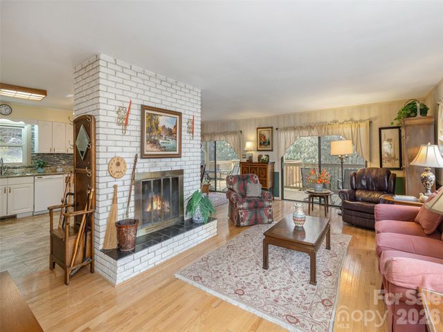 227 Sky Lake Drive, Hendersonville, NC 28739