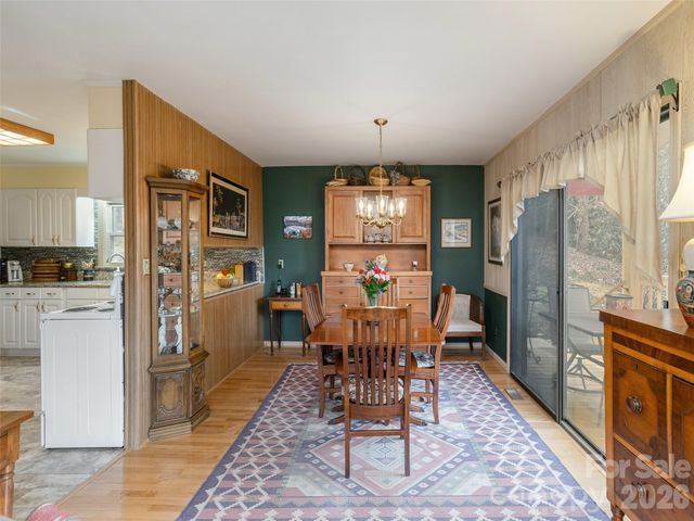 227 Sky Lake Drive, Hendersonville, NC 28739