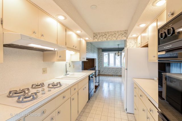 818 Thomas Street, Chicago Heights, IL 60411