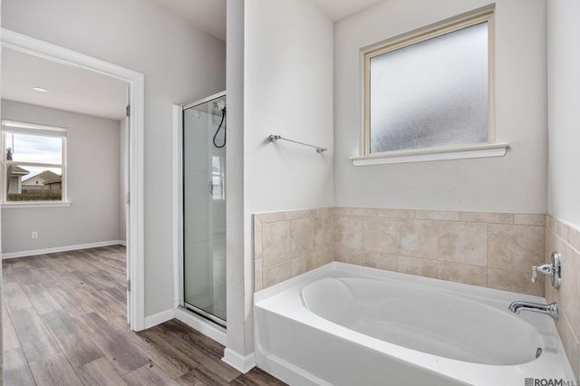 7508 Scarlet Oak Dr, Gonzales, LA 70737