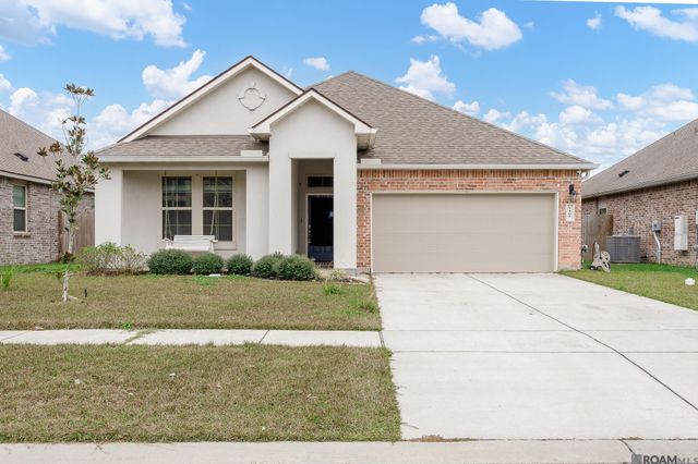 7508 Scarlet Oak Dr, Gonzales, LA 70737