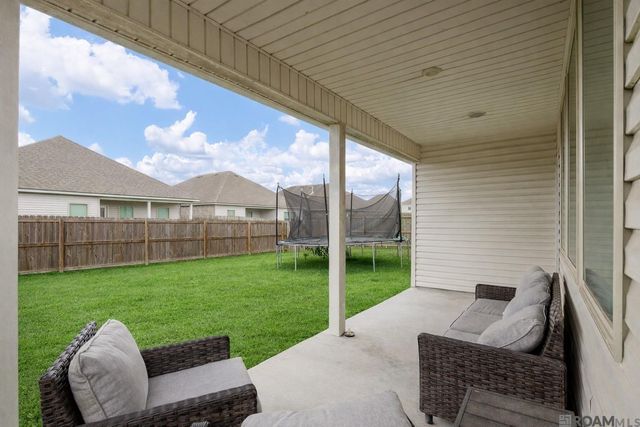 7508 Scarlet Oak Dr, Gonzales, LA 70737