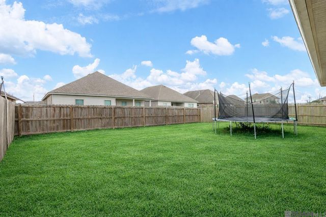 7508 Scarlet Oak Dr, Gonzales, LA 70737