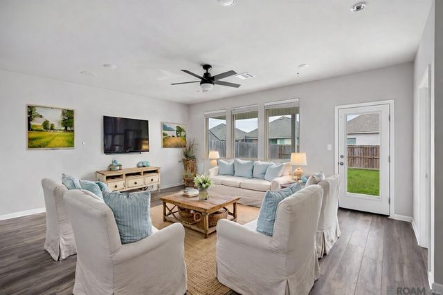 7508 Scarlet Oak Dr, Gonzales, LA 70737