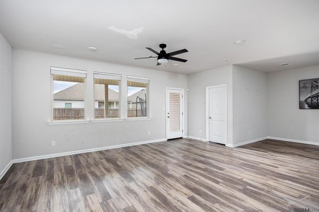 7508 Scarlet Oak Dr, Gonzales, LA 70737