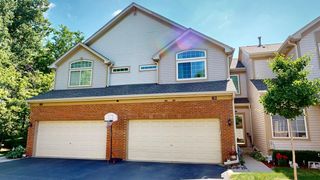 82 SOUTHWICKE Drive D, Streamwood, IL 60107