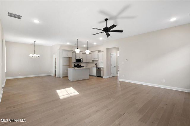 538 Bolivar Drive, Nesbit, MS 38651