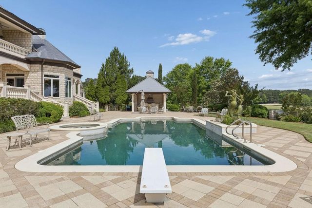 140 Carnoustie Way, Fayetteville, GA 30215