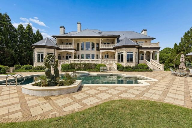 140 Carnoustie Way, Fayetteville, GA 30215