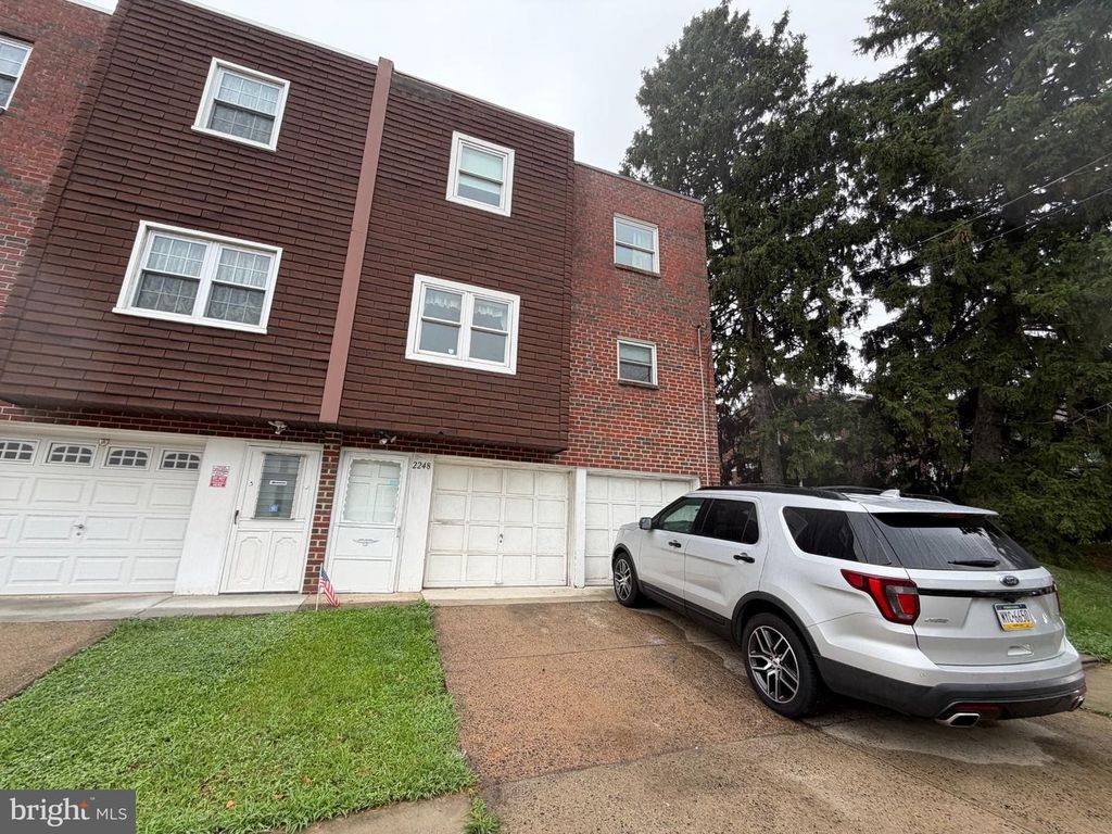2248 FAUNCE ST, PHILADELPHIA, PA 19152 — photo 2