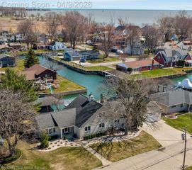 38008 Seaway Court, Harrison Charter Township, MI 48045
