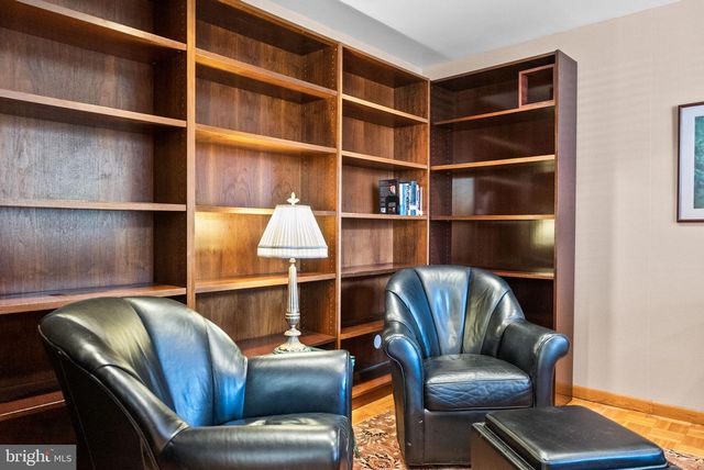 3 WASHINGTON CIR NW #206, Washington, DC 20037