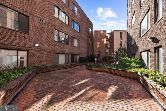 3 WASHINGTON CIR NW #206, Washington, DC 20037