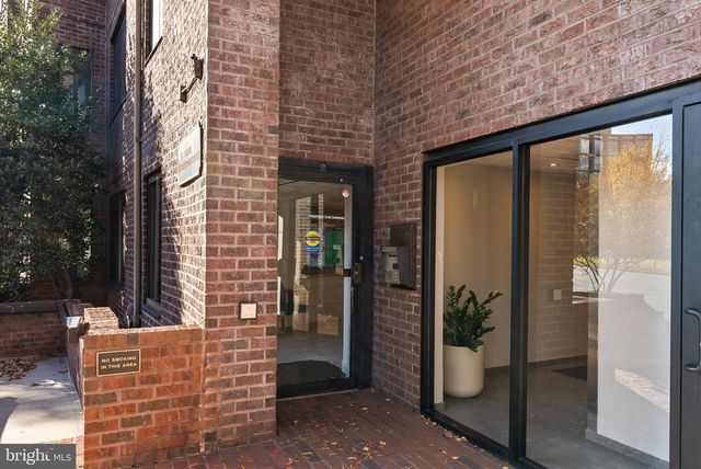 3 WASHINGTON CIR NW #206, Washington, DC 20037