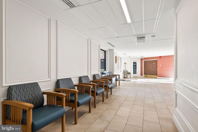 3 WASHINGTON CIR NW #206, Washington, DC 20037