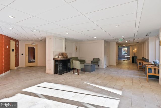 3 WASHINGTON CIR NW #206, Washington, DC 20037