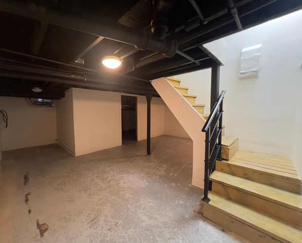 7421 W 64th Street, Summit, IL 60501