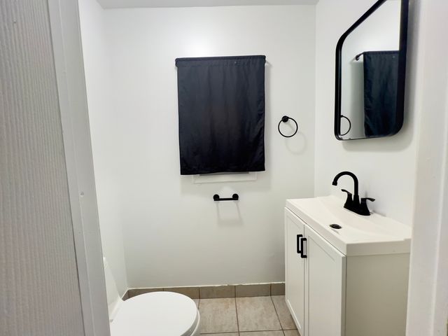 7421 W 64th Street, Summit, IL 60501