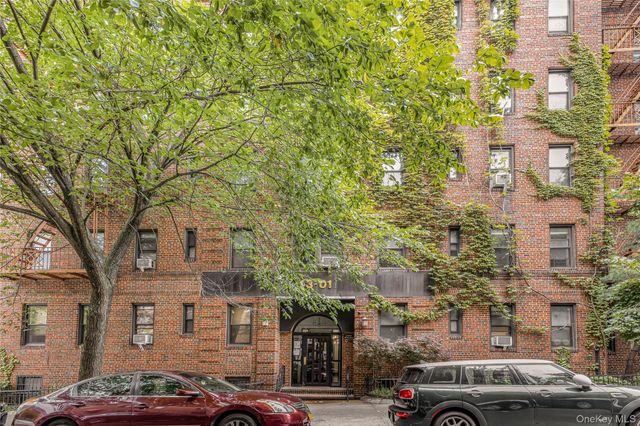 43-01 46th Street 1-J, Sunnyside, NY 11104
