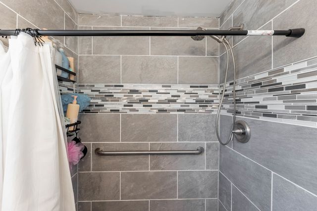 5105 S Mobile Avenue, Chicago, IL 60638