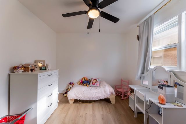 5105 S Mobile Avenue, Chicago, IL 60638