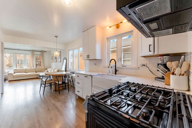 5105 S Mobile Avenue, Chicago, IL 60638