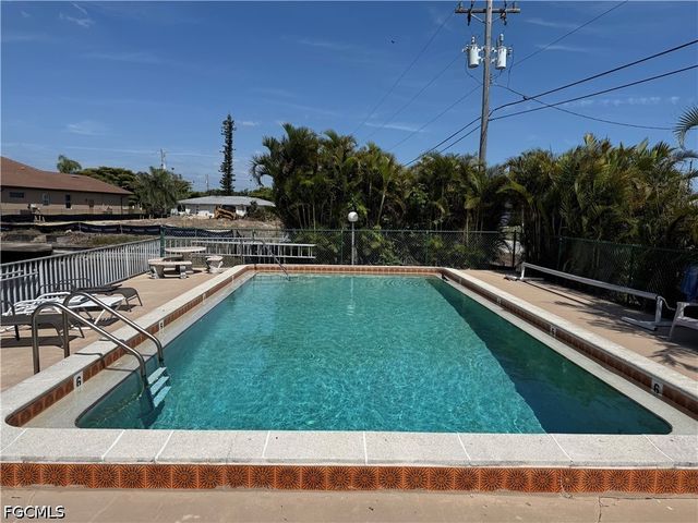 4539 SE 6th PL 2C, Cape Coral, FL 33904