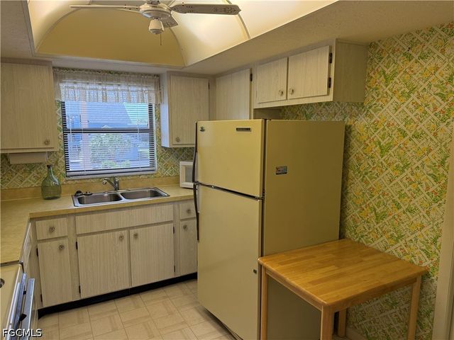 4539 SE 6th PL 2C, Cape Coral, FL 33904