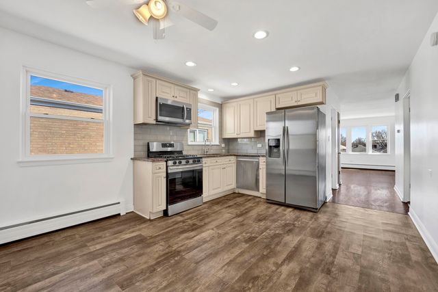1616 N 17th Avenue N 2, Melrose Park, IL 60160