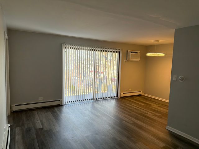 110 W 66th Street 3, Westmont, IL 60559
