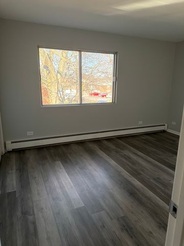 110 W 66th Street 3, Westmont, IL 60559