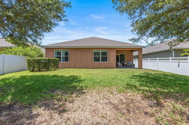 1327 Lexington Square SW, Vero Beach, FL 32962