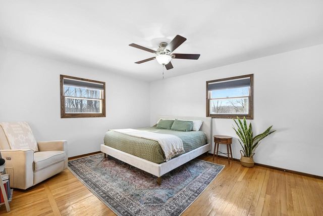 S57W22661 Woodside COURT, Waukesha, WI 53189