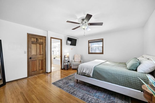 S57W22661 Woodside COURT, Waukesha, WI 53189