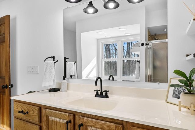 S57W22661 Woodside COURT, Waukesha, WI 53189