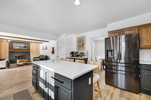 S57W22661 Woodside COURT, Waukesha, WI 53189