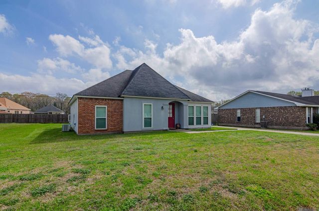18128 Judith Dr, Zachary, LA 70791
