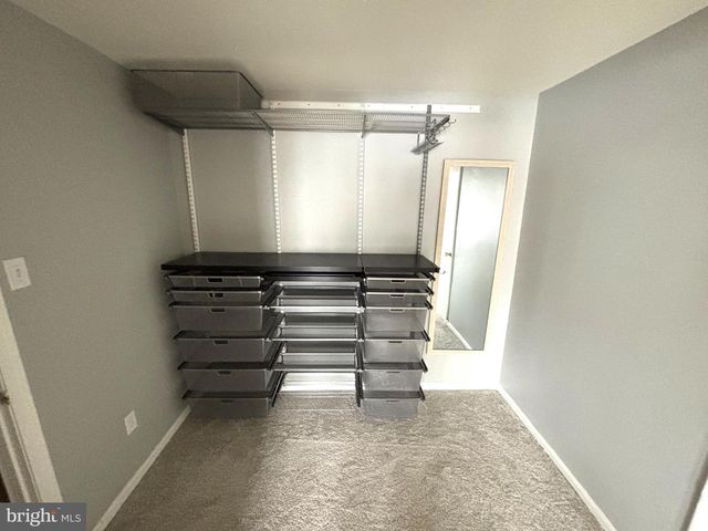 8104 OAKLAKE CT, Alexandria, VA 22309