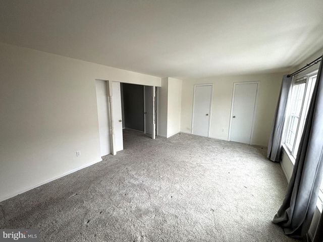 8104 OAKLAKE CT, Alexandria, VA 22309