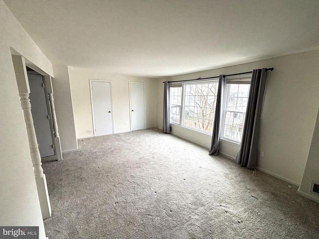 8104 OAKLAKE CT, Alexandria, VA 22309